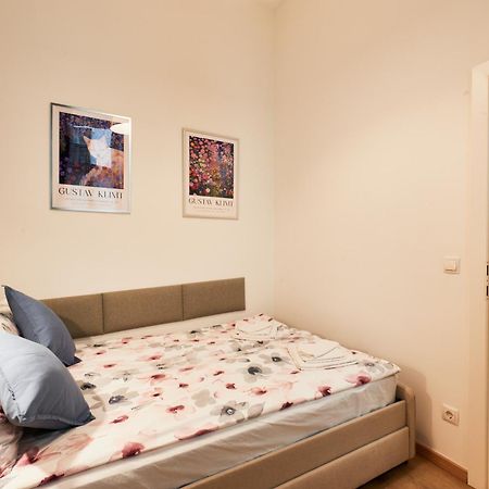 Malixa - Apartment In The Heart Of Vienna Next To Metro Luaran gambar