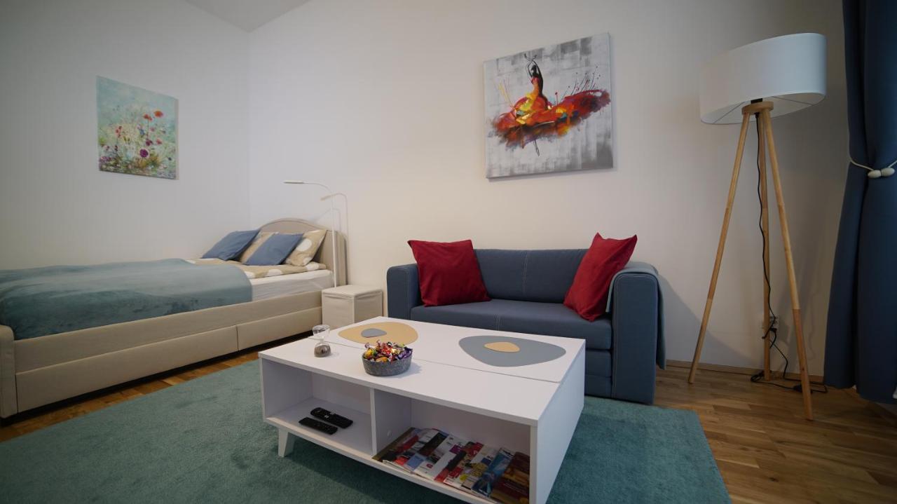 Malixa - Apartment In The Heart Of Vienna Next To Metro Luaran gambar