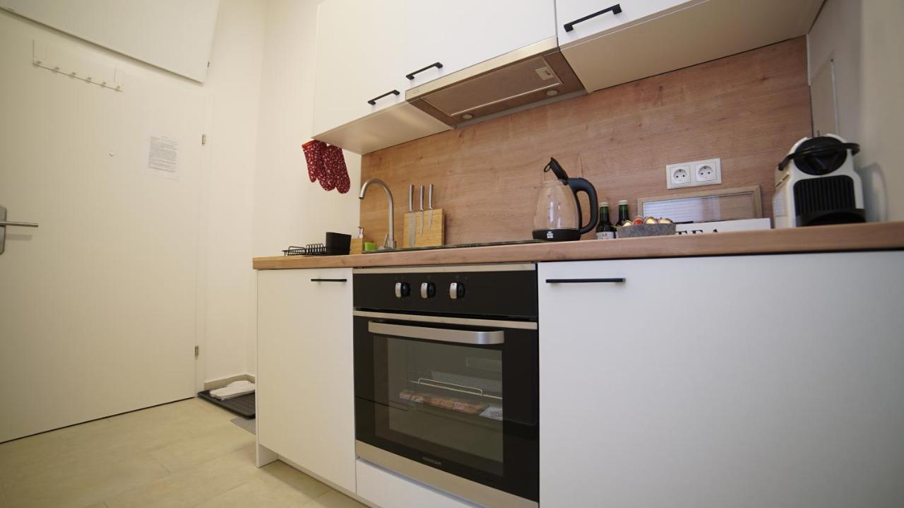 Malixa - Apartment In The Heart Of Vienna Next To Metro Luaran gambar
