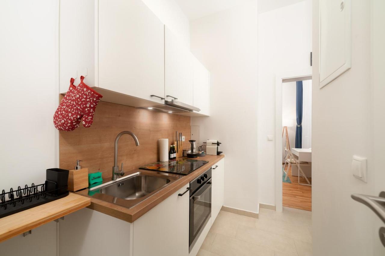 Malixa - Apartment In The Heart Of Vienna Next To Metro Luaran gambar
